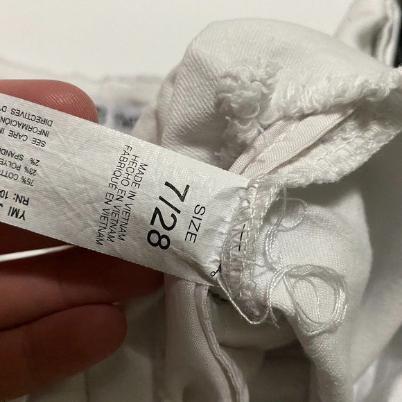 WBB - Mid Rise Jean Short - Picture 4 of 4